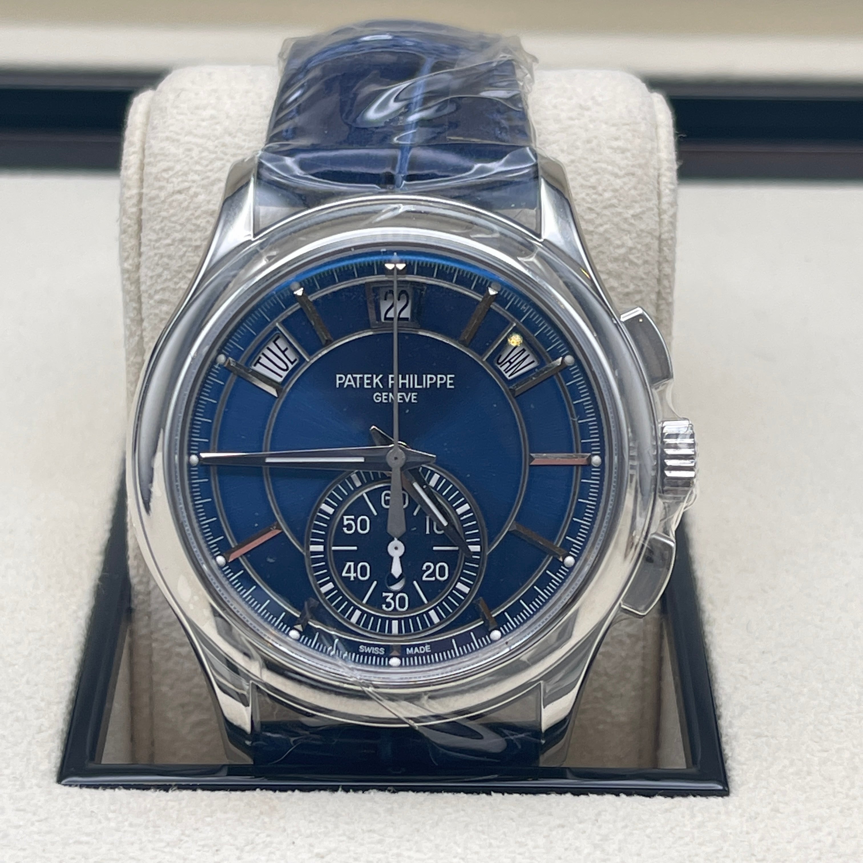 Patek Philippe Flyback Chronograph Annual Calendar Platinum Blue Dial 5905P-001