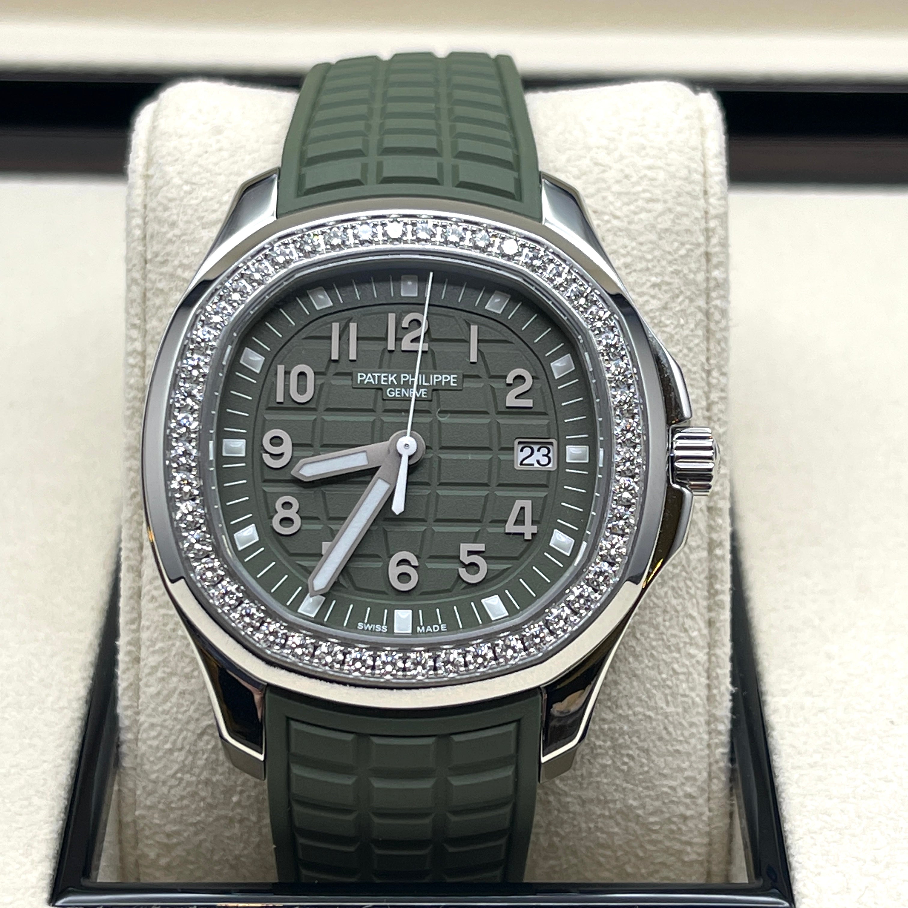 Patek Philippe Aquanaut Luce Khaki Green Ladies' 5267/200A-011