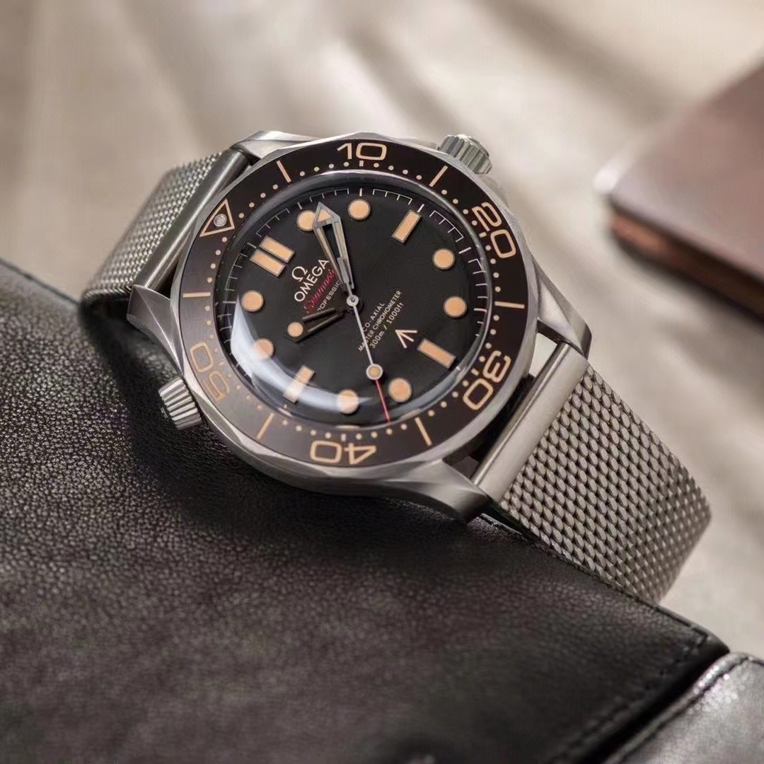 OMEGA Seamaster Diver 300m James Bond 007 210.90.42.20.01.001
