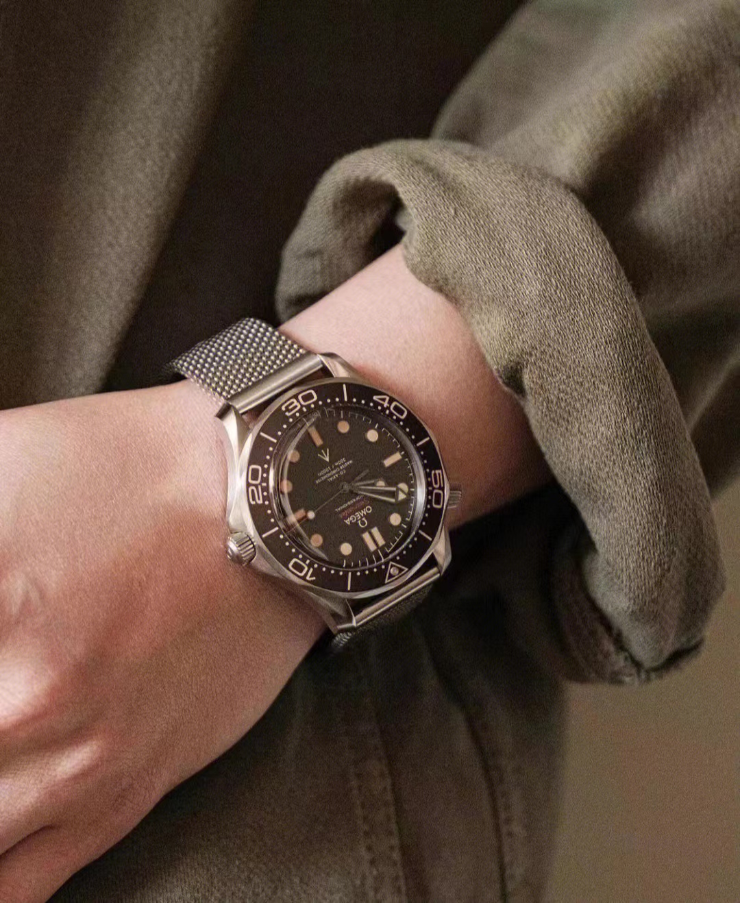 OMEGA Seamaster Diver 300m James Bond 007 210.90.42.20.01.001